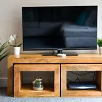 Swansea Marina - Sleeps 4 - Underground Parking