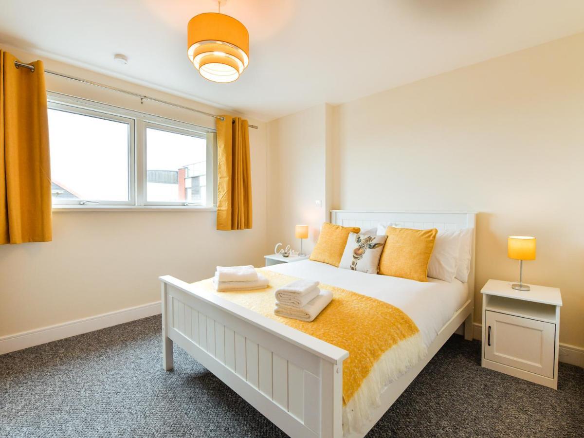 Apartment Marina - Sleeps 4 - Underground Parking Swansea