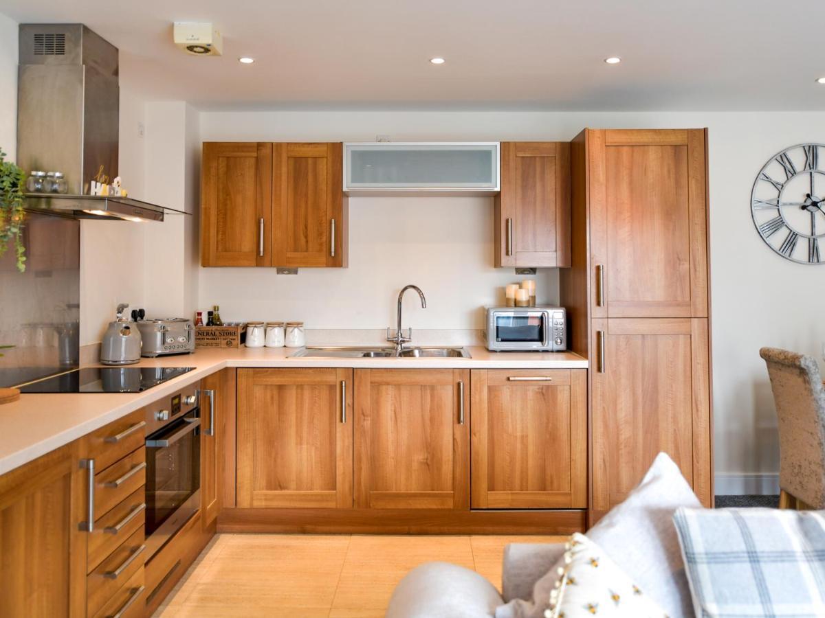 Marina - Sleeps 4 - Underground Parking * Swansea